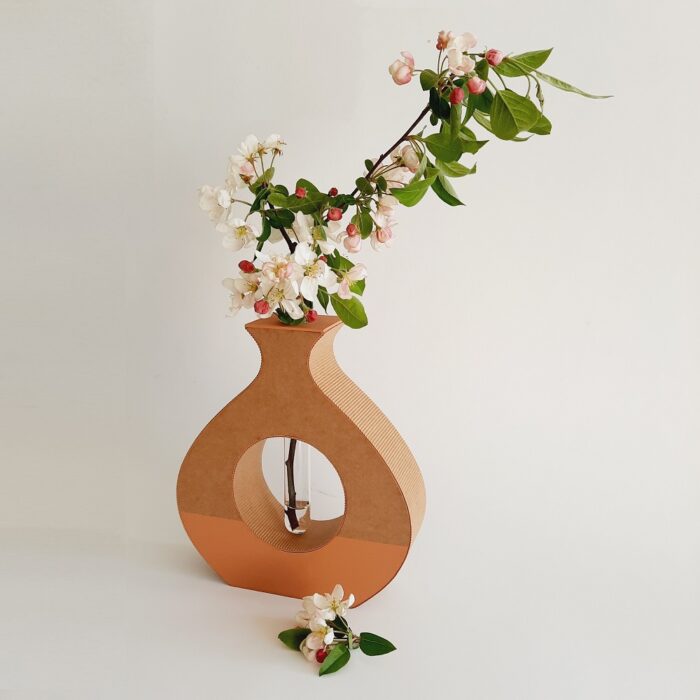 Vase en carton style Amphore avec soliflore